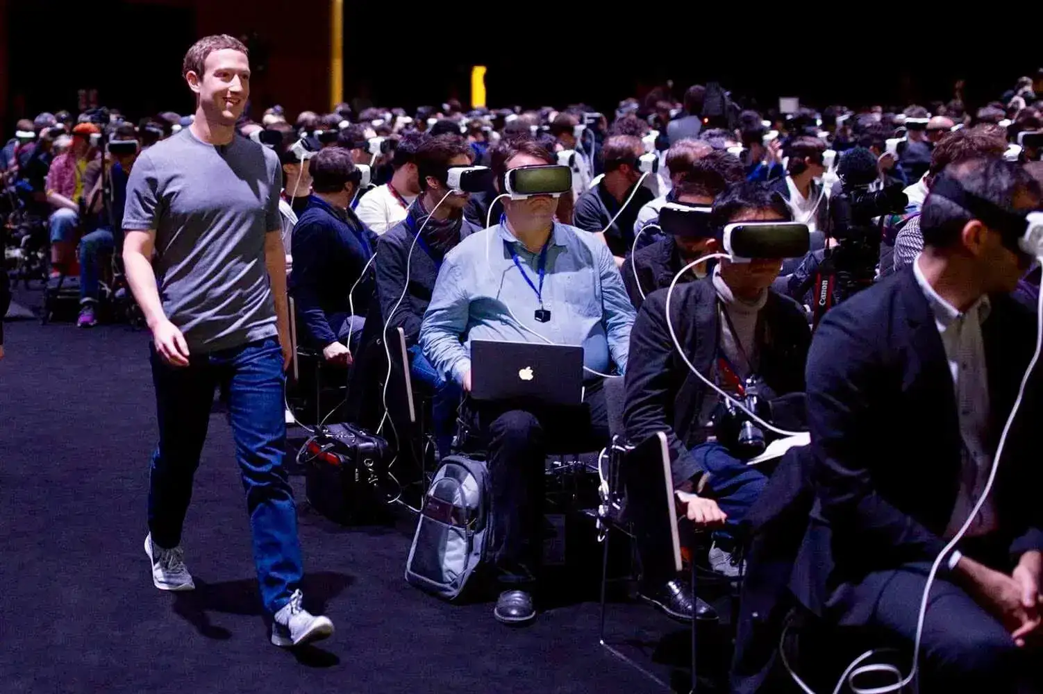 Zuck barcelona 90664fa4af37ce6172a32a7558ffe294. Nbcnews ux 2880 1000