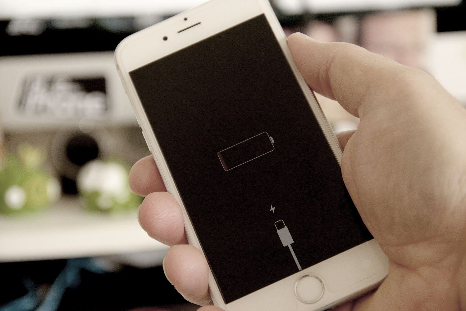 Apple reduz performance de iphones com bateria velha