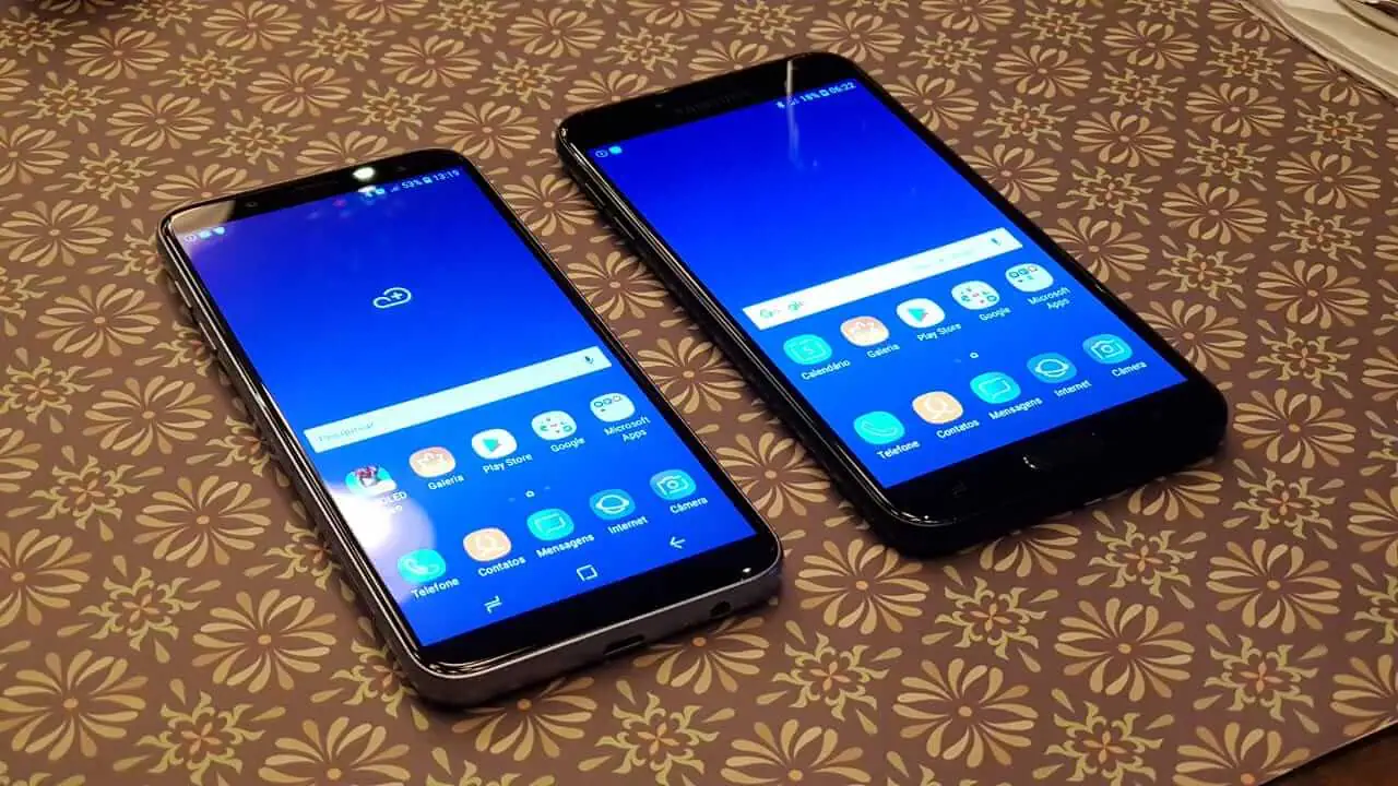 Samsung apresenta ao brasil os novos galaxy j6 e j4 Samsung apresenta ao brasil os novos galaxy j6 e j4. Em um evento em são paulo a samsung apresentou seus dois novos smartphones para o mercado nacional. O galaxy j6 e galaxy j4, aparelhos que vem para ampliar a linha que mais vende. No ano de 2017, a linha galaxy j representou 42% do mercado.