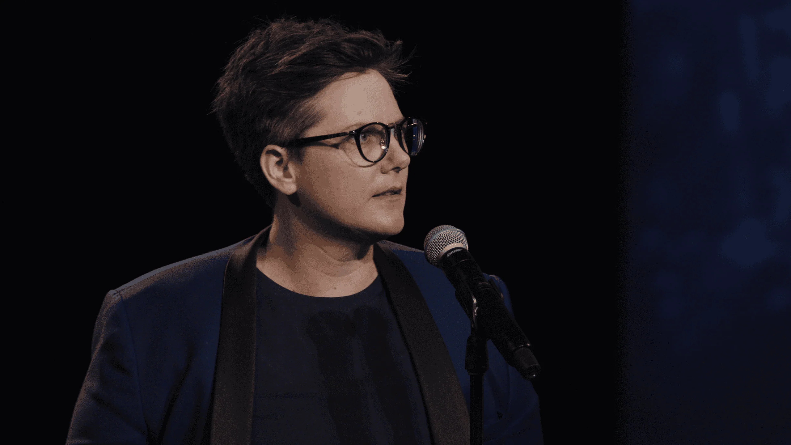Hannah Gadsby, auteure de la nanette debout, va lancer un livre au Brésil Hannah Gadsby, auteur de la nanette debout, va lancer un livre au Brésil. Hannah gadsby, auteur de stand-up nanette publiera un mémoire de la nouvelle sensation netflix qui est sur le point d'être publiée au brésil