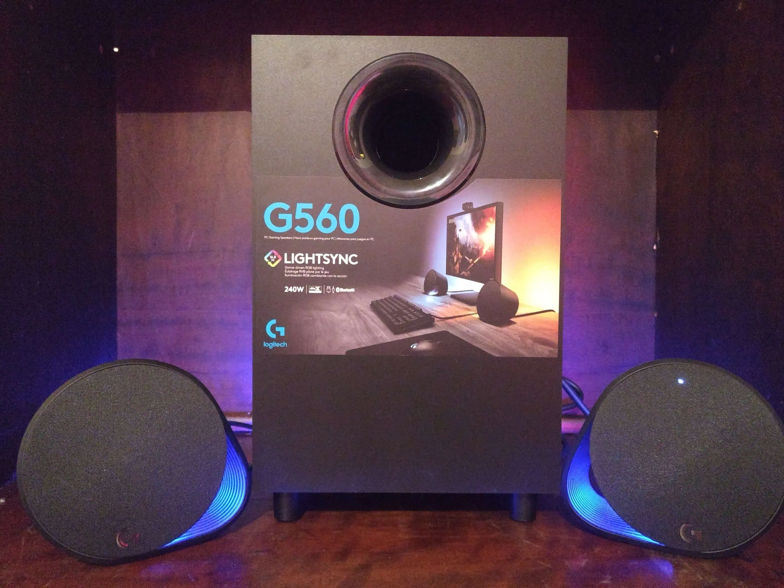 Review: Logitech G560 offre un éclairage et un son immersifs pour les jeux Review: Logitech G560 offre un éclairage et un son immersifs pour les jeux. Dans cette revue, nous analysons les haut-parleurs logitech g560 qui viennent d'atterrir au Brésil. Est-ce que ça vaut l'investissement ? Vérifier!