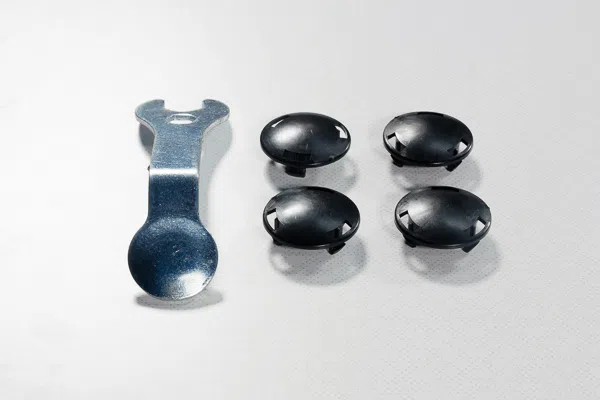 Addwash: retire o parafuso antes de ligar a máquina pela primeira vez Addwash: retire o parafuso antes de ligar a máquina pela primeira vez. O samsung care ensina como tirar corretamente os parafusos da addwash com segurança.