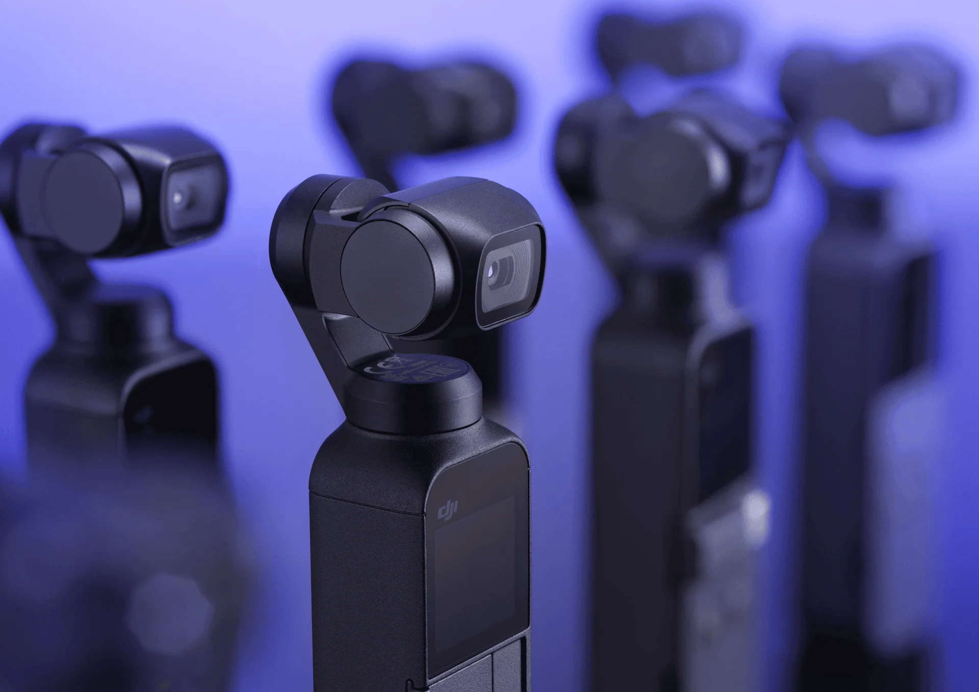 DJI surprend avec osmo pocket, un appareil photo de poche DJI incroyable avec