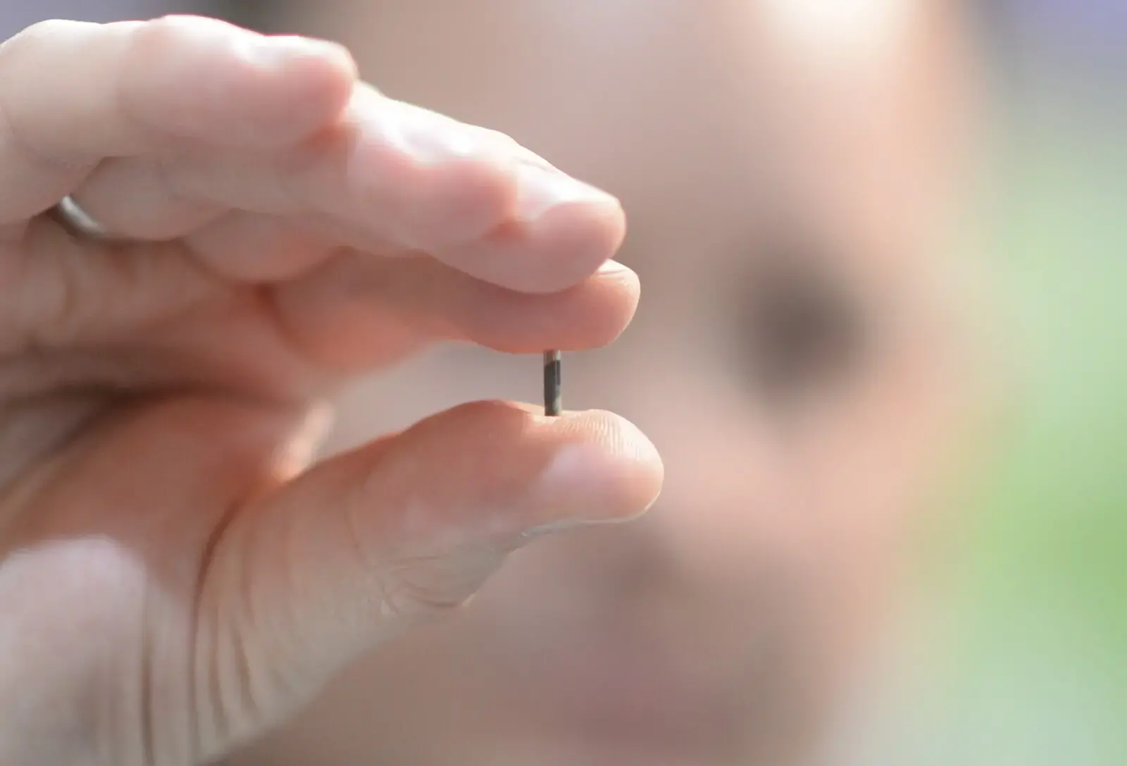 Chips em funcionários: empresas estudam implantes Chips em funcionários