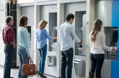 Fila caixa eletrônico