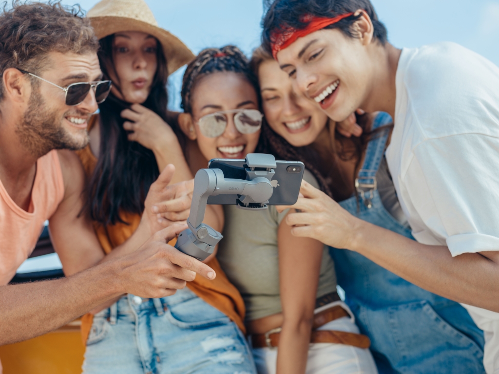 Selfie em grupo pode ser mais aproveitada com o osmo mobile 3
