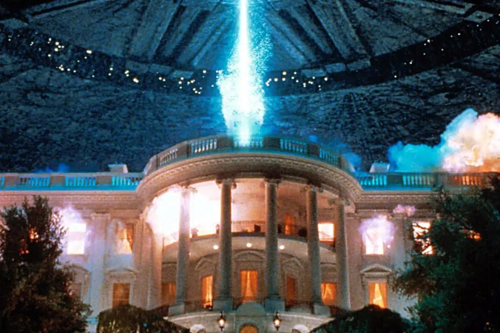 Os 25 melhores filmes sobre espaço de todos os tempos Nem a casa branca escapa da destruição em "independence day"