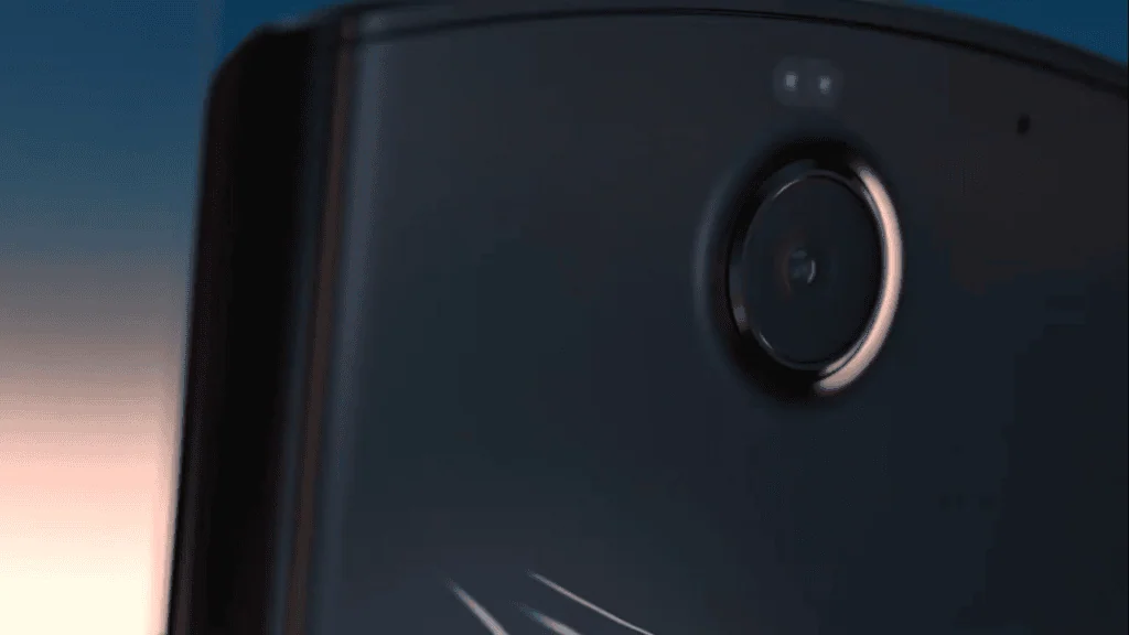 Razr lipat Motorola menjadi resmi dengan tampilan razr v3 yang ikonik Baterai hanya membawa otonomi 2510mah