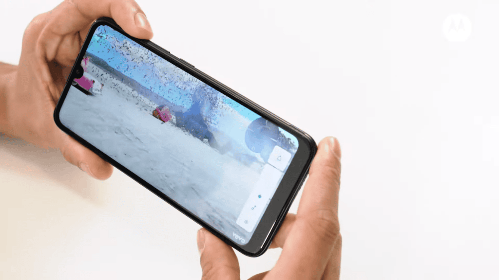 Review: motorola moto e6 plus, um "basicão" de respeito Visualização do display surpreende pela faixa de preço