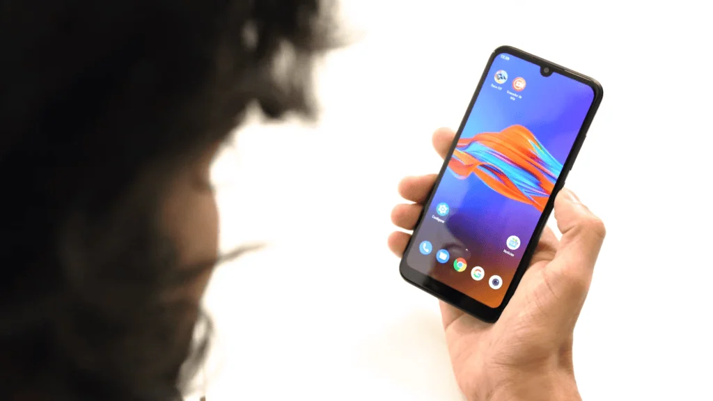 Review: motorola moto e6 plus, um "basicão" de respeito Tela de 6,1 polegadas hd+ é muito boa para filmes e séries