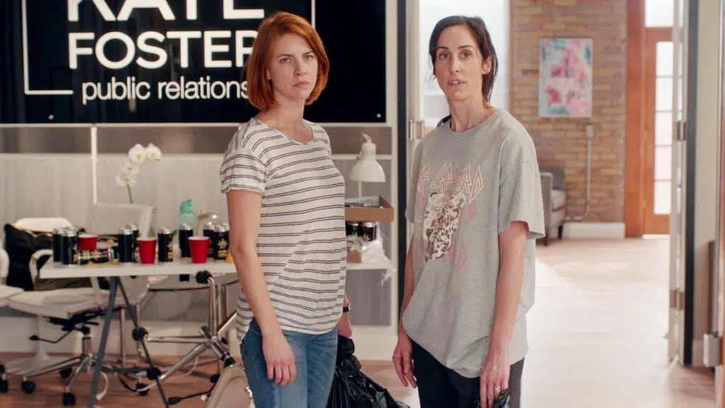 Nieuwe netflix in mei: dynasty-, space force- en batman-films komen in de catalogus Supermoms-serie op netflix