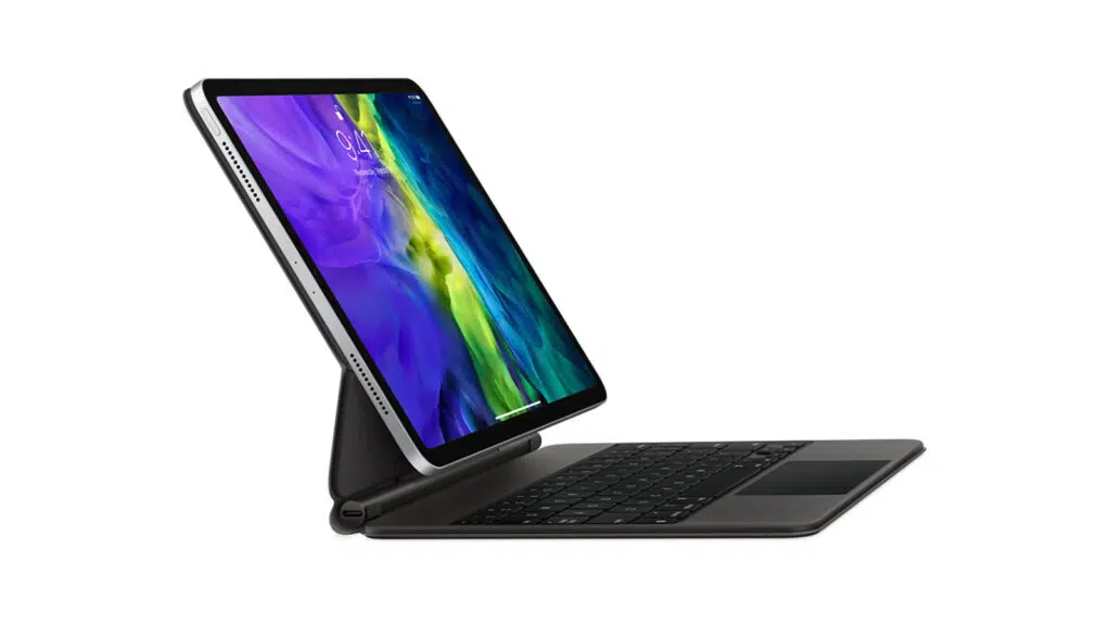 Das Ipad Pro 2020 wird in Brasilien mit Verbesserungen zur Produktivität in den Handel gebracht iPad pro 2020 von der Seite betrachtet mit Tastaturständer