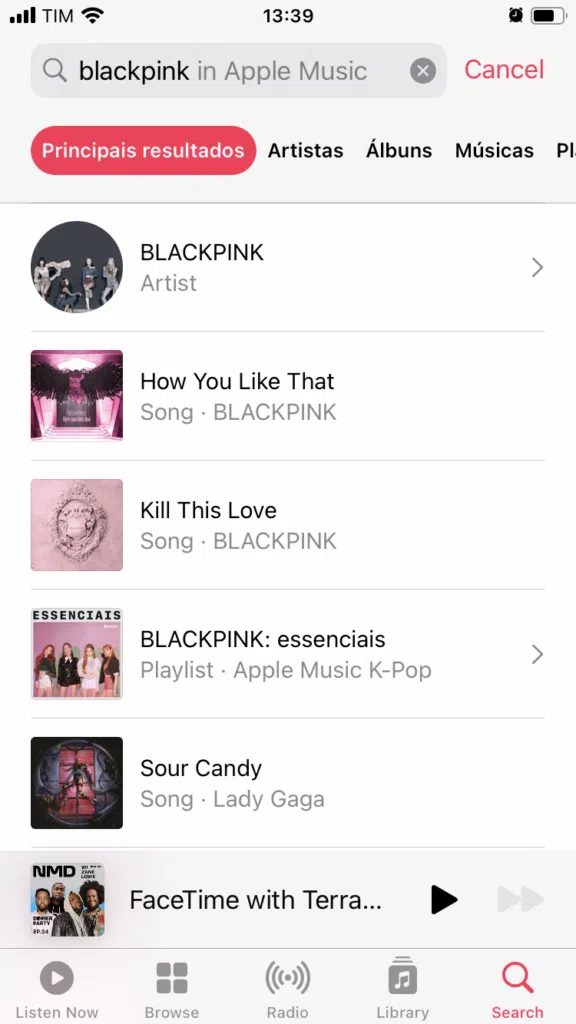 Apple music terá novo visual e foco em recomendações no ios 14 Nova tela de resultados de pesquisa do apple music. O tempo "blackpink" foi inserido na barra de busca. O filtro principais resultados está selecionado.