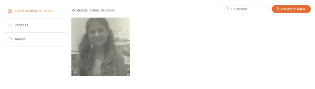 Tutorial: aprenda a restaurar fotos antigas instantaneamente Visão do álbum de família, local onde ficam armazenadas as fotos do site myheritage, e onde o usuário poderá usar a ferramenta de melhorar as fotos