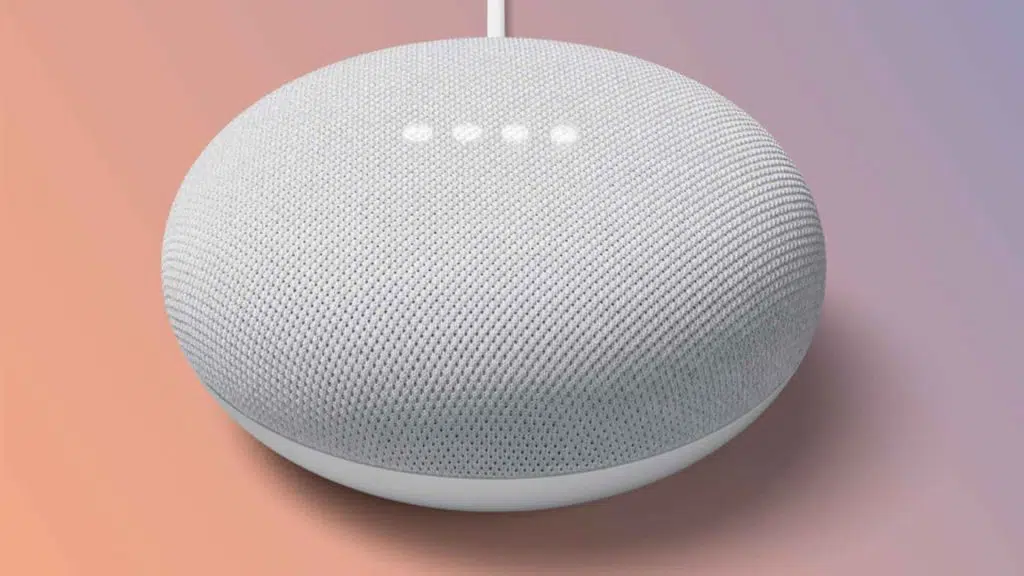 Use o google nest mini para deixar toda a sua casa conectada O acessório da google é feito de material reciclável, como garrafas plásticas.
