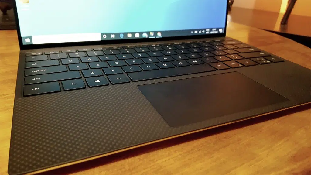 Review: dell xps 13 2020, um exemplo de qualidade e performance em notebook ultraportátil Xps 13 dell trackpad e teclado