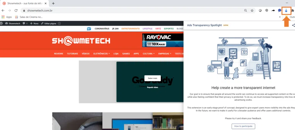 תוסף Google Chrome מבטיח שקיפות רבה יותר במודעות פתח את דף האתר, עם חץ כתום המציין את סמל הרחבה כדי לאפשר צפייה במידע על מודעות.