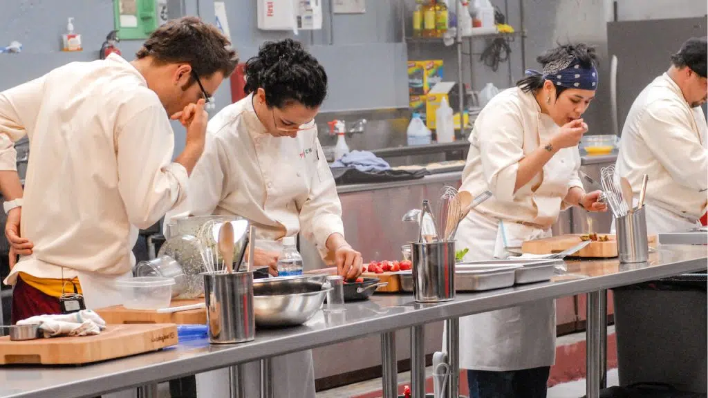 Novidades netflix em setembro: o diabo de cada dia, enola holmes e muito mais Cena da série top chef que chega a netflix em setembro