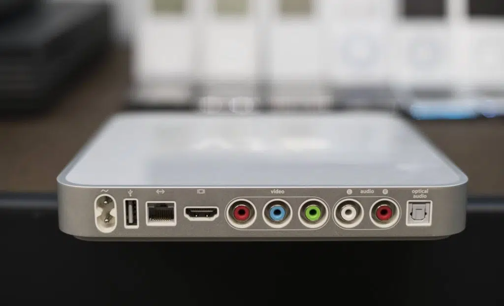 Os 28 anúncios da apple e a história do "one more thing" Os 28 anúncios da apple e a história do "one more thing". Entenda por que ouvir a expressão one more thing virou o momento mais aguardado de qualquer apresentação da apple