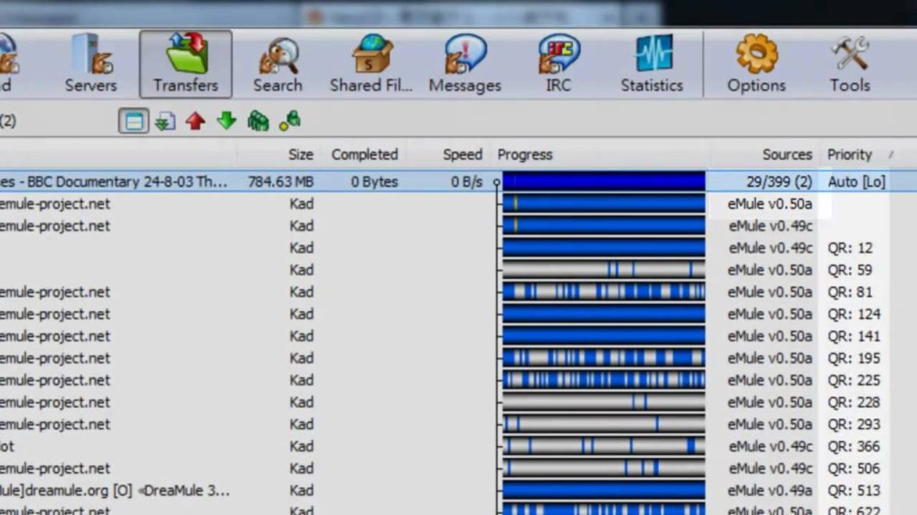 Écran de l'une des anciennes versions d'eMule: en regardant de près, vous pouvez reconnaître Windows XP (cinq versions derrière l'actuel Windows 10) comme système d'exploitation pour cette image 