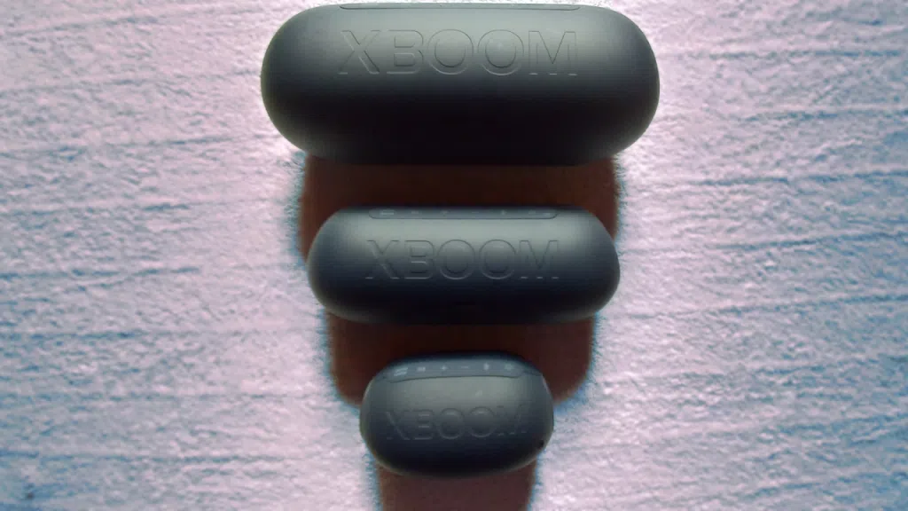 Review: caixas de som lg xboom go têm forte bateria, som de primeira e versatilidade Review: caixas de som lg xboom go têm forte bateria, som de primeira e versatilidade. Linha da fabricante coreana conta com três versões de diferentes tamanhos. Conheça as pl7, pl5 e pl2.