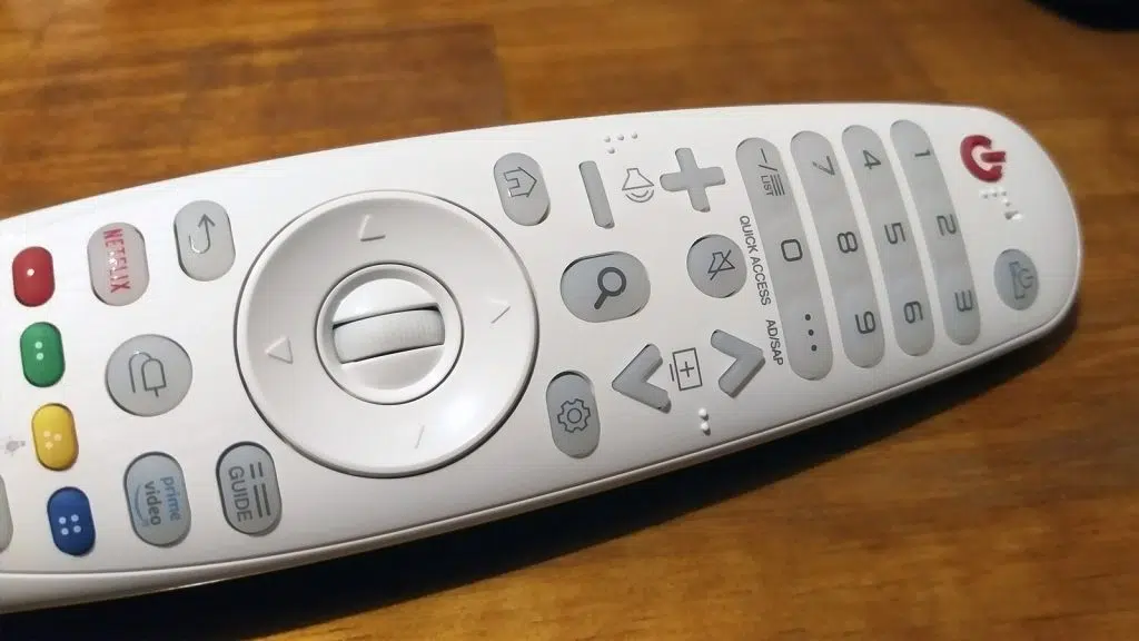 Review: projetor 4k lg cinebeam tv, o excelente substituto para a tela de cinema Review: projetor 4k lg cinebeam tv, o excelente substituto para a tela de cinema. Está com saudade de ver filmes nas telonas? O lg cinebeam tv vai te ajudar a preencher esse vazio, além de levantar o questionamento: um projetor pode ser melhor que uma smart tv?