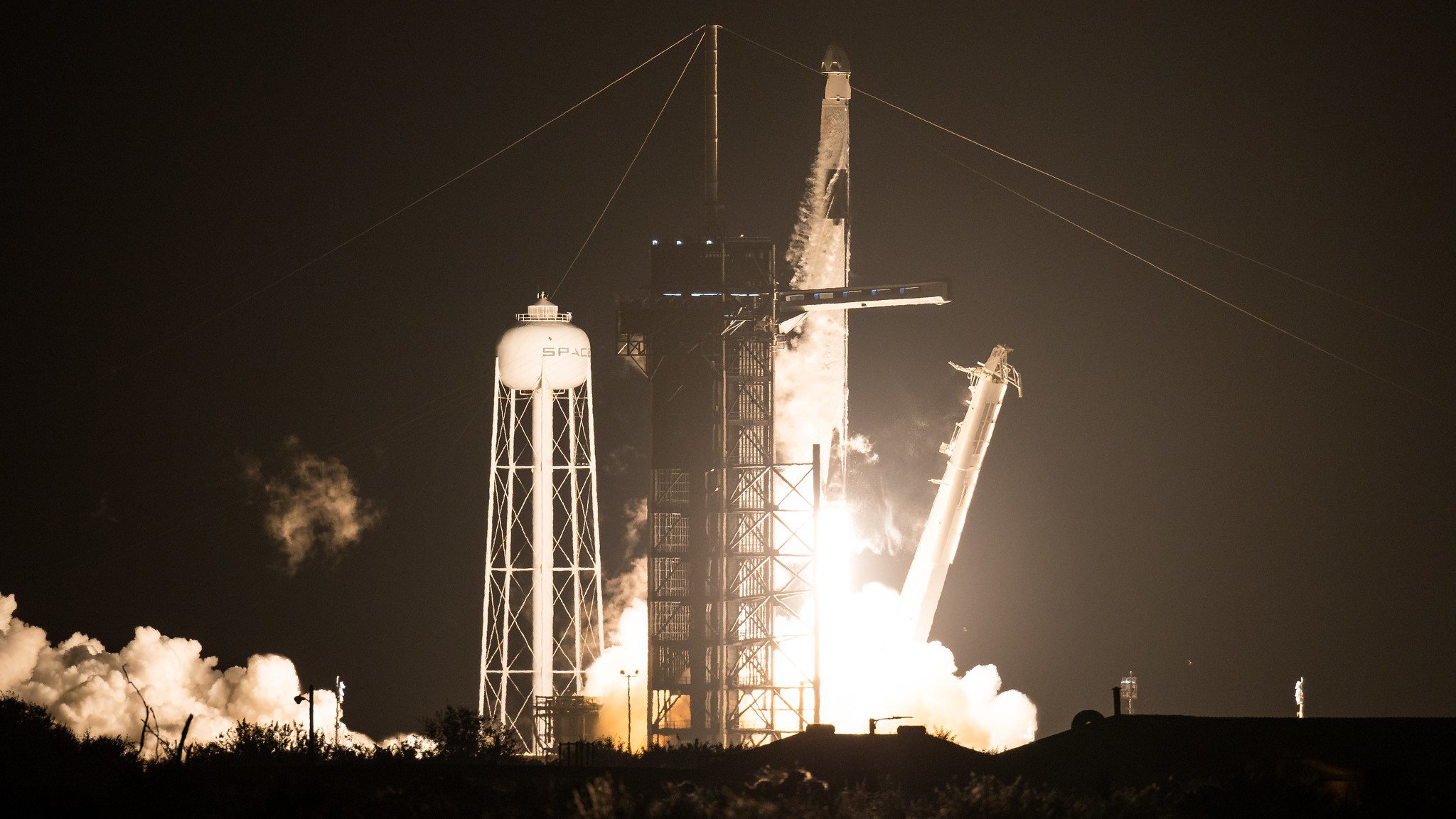 Imagem do lançamento da crew-1