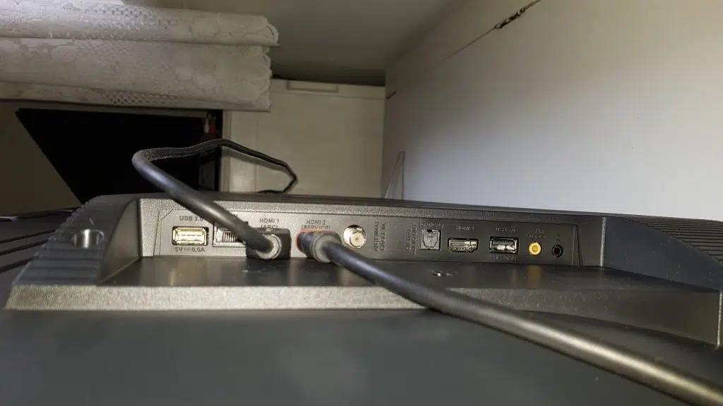 Review: smart tv tcl p715, uma poderosa android tv Entradas da p715, televisor da empresa tcl