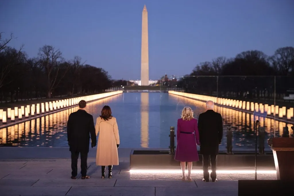 Como será e onde assistir à posse de joe biden, novo presidente dos eua Homenagem biden e harris para as vítimas do covid-19