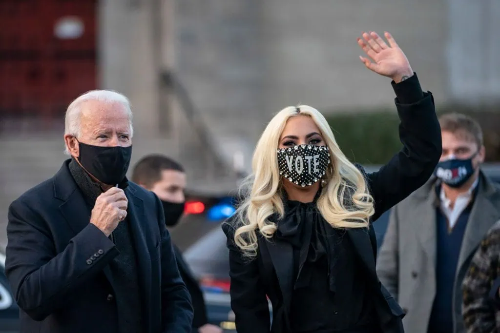 Como será e onde assistir à posse de joe biden, novo presidente dos eua Lady gaga cantará o hino dos eua na posse de joe biden