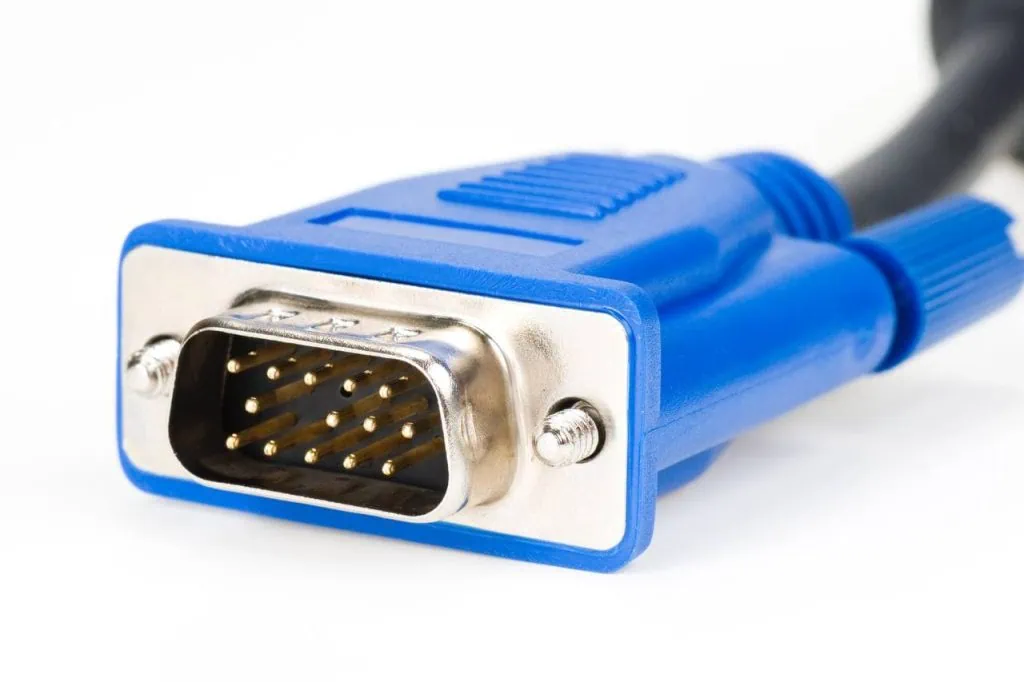 Cómo conectar su computadora portátil a un monitor Un cable con conexión vga.