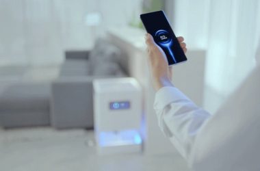 Xiaomi apresenta carregador sem fio à distância. O xiaomi mi air charge seria um carregador sem fio à distância capaz de carregar seu smartphone até em quartos diferentes