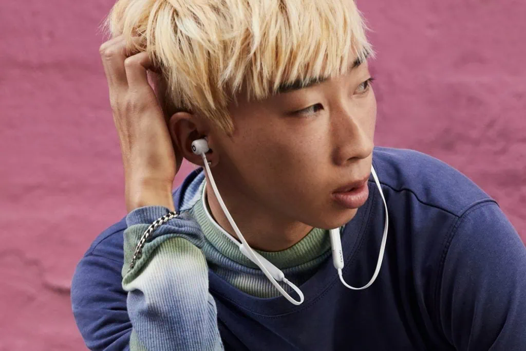Beats flex: تصل سماعات الرأس اللاسلكية ذات العلامات التجارية إلى البرازيل يدق المرن