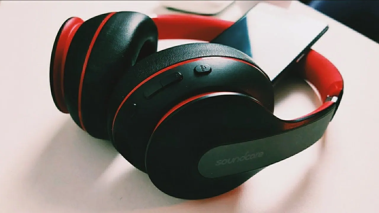 Soundcore-life-q10-capa