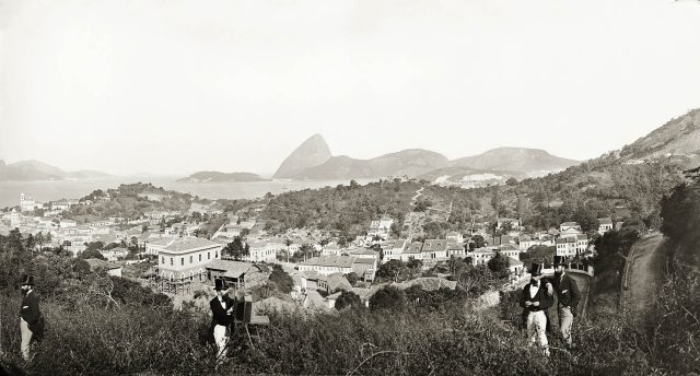 Panorama da cidade do rio de janeiro registrada em 1885 - acervo instituto moreira salles