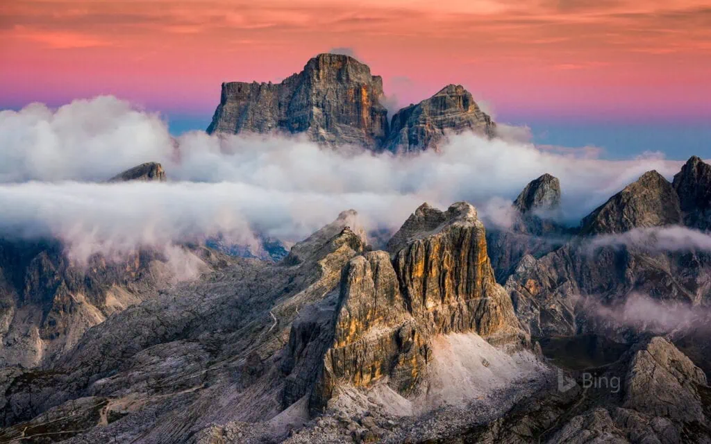 Os 15 melhores temas para windows 10 Dez das fotos de paisagens mais populares da página inicial do bing, apresentando maravilhas naturais e feitos incríveis da engenharia centenária. Este tema para windows 10 é gratuito.