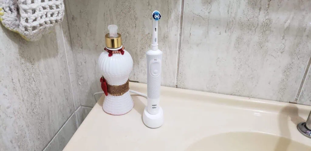 Review: oral-b vitality 100, uma excelente escolha dentre as escovas de dentes elétricas Oral-b vitality 100, uma excelente escolha dentre as escovas de dentes elétricas