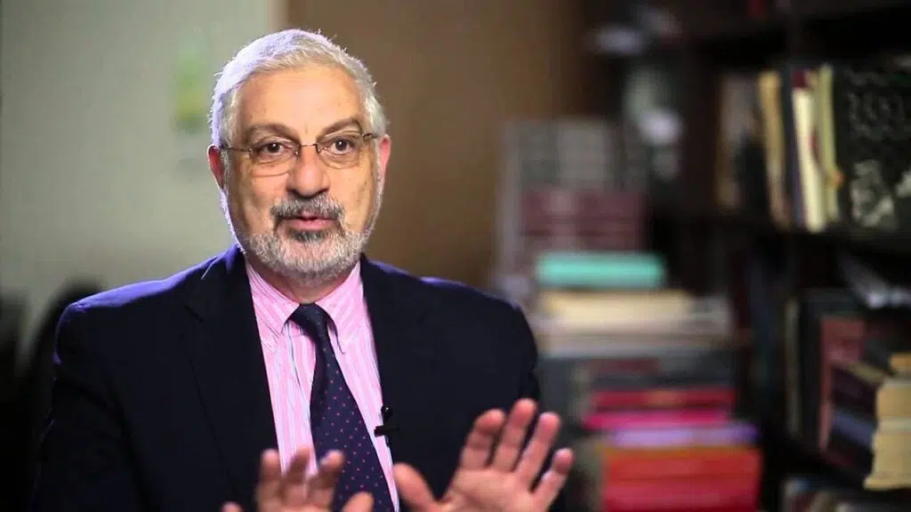 Crítica: como se tornar um tirano é o irônico bê-á-bá da autocracia Ronald grigor suny em como se tornar um tirano