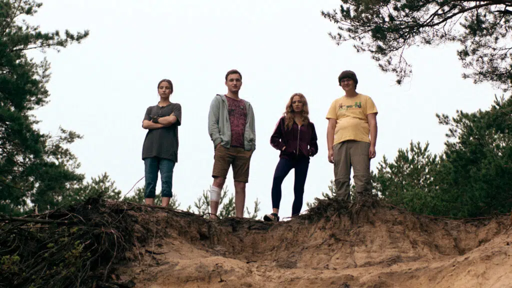 Lançamentos da netflix em outubro: novas temporadas de sintonia, você e mais Cena de sem conexão: parte 2