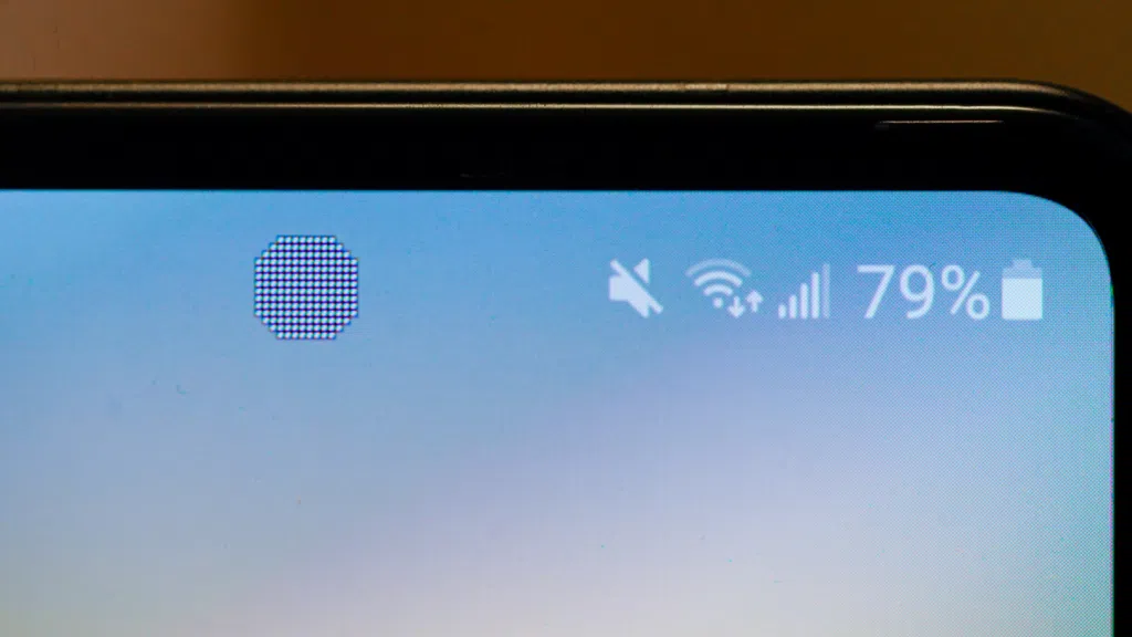 Como a samsung conseguiu colocar uma câmera atrás da tela no galaxy z fold3 5g? Como a samsung conseguiu colocar uma câmera atrás da tela no galaxy z fold3 5g?