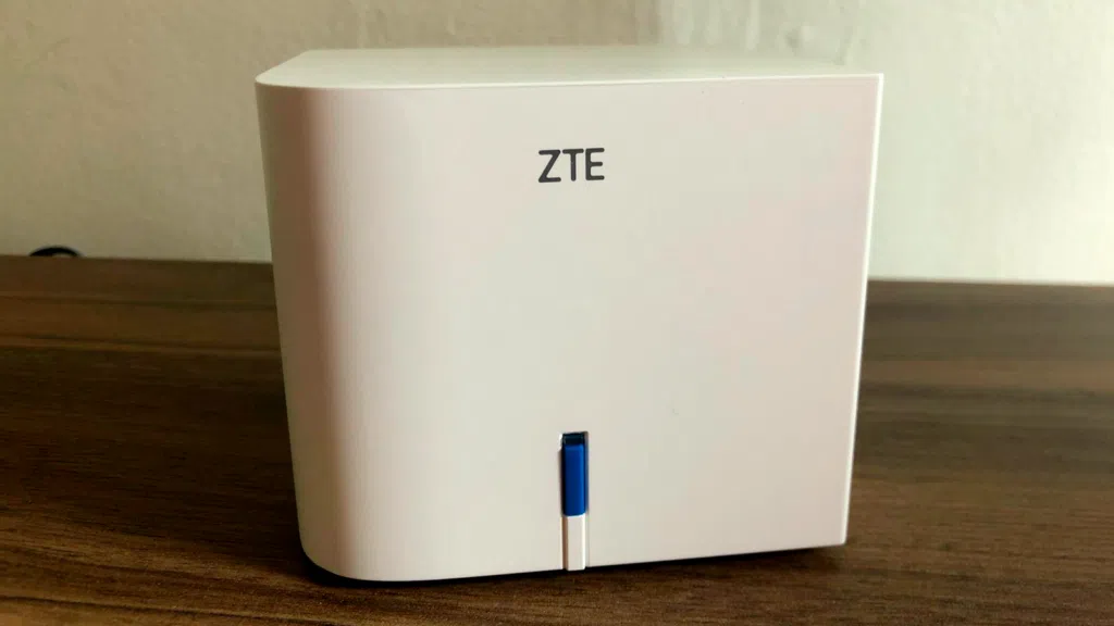 Review: roteador zt196 combina preço baixo com cobertura alta Roteador zt196 visto de frente