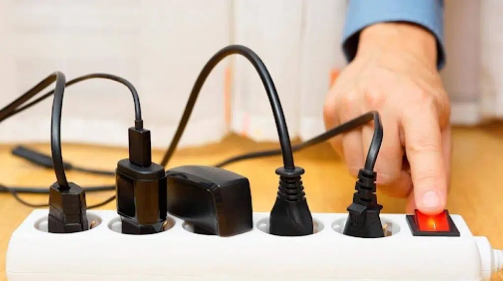 110v e 220v: conheça as diferenças entre elas e saiba qual é a melhor opção Qual tensão elétrica é a mais segura?