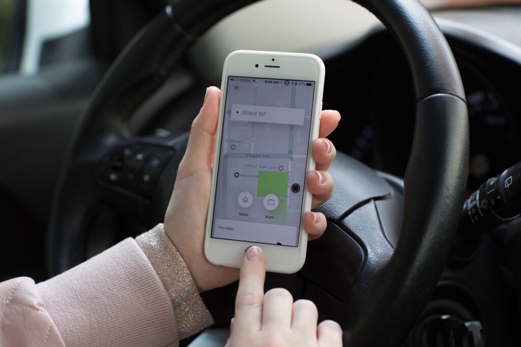 Trt-1 reconhece vínculo empregatício entre uber e motoristas