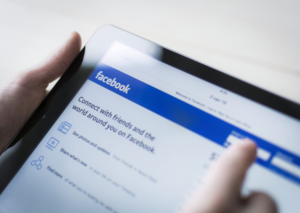 Procon-sp notifica facebook por queda de servidores da rede social