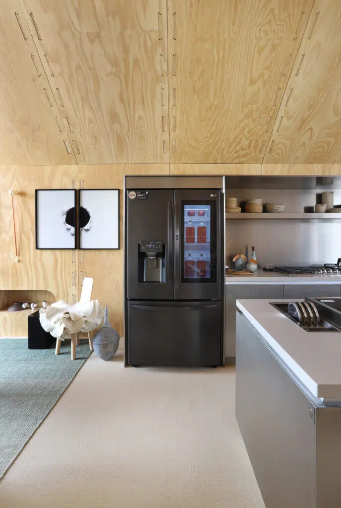 Casacor 2021 apresenta conceito de casa conectada com a lg do brasil Casacor 2021 apresenta conceito de casa conectada com a lg do brasil. Aparelhos como geladeiras, máquinas de lavar e até mesmo closet inteligente apareceram no casacor 2021. Confira as novidades!