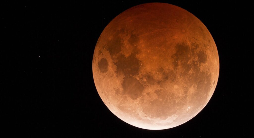 Eclipse lunar mais longo do século poderá ser visto do brasil em novembro