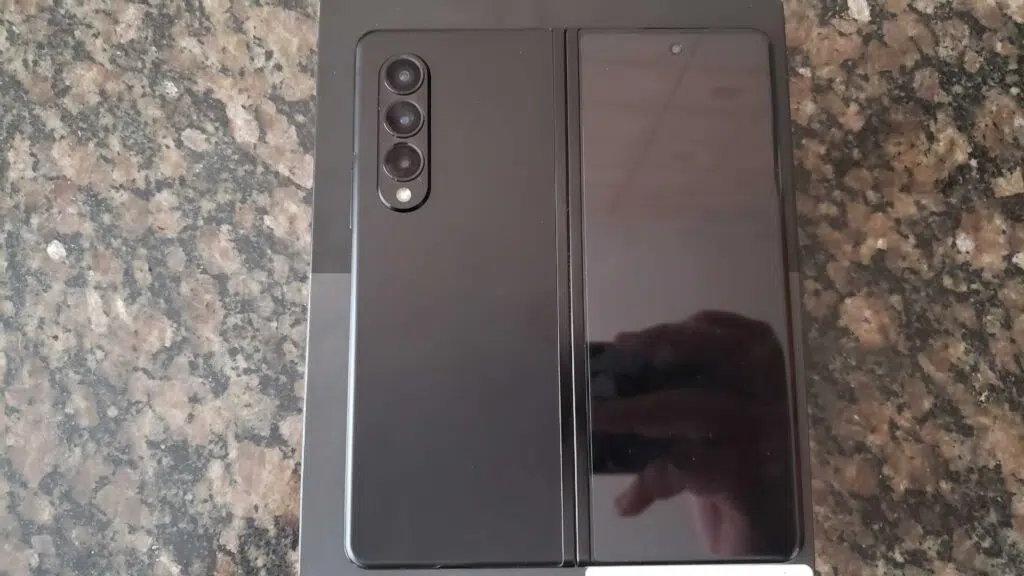 recension: galaxy z fold3 Recension: galaxy z fold3. Galaxy Z Fold3, Samsungs top-of-the-line vikbara, ger det bästa av smartphones till en gigantisk skärm med stöd för s-pen