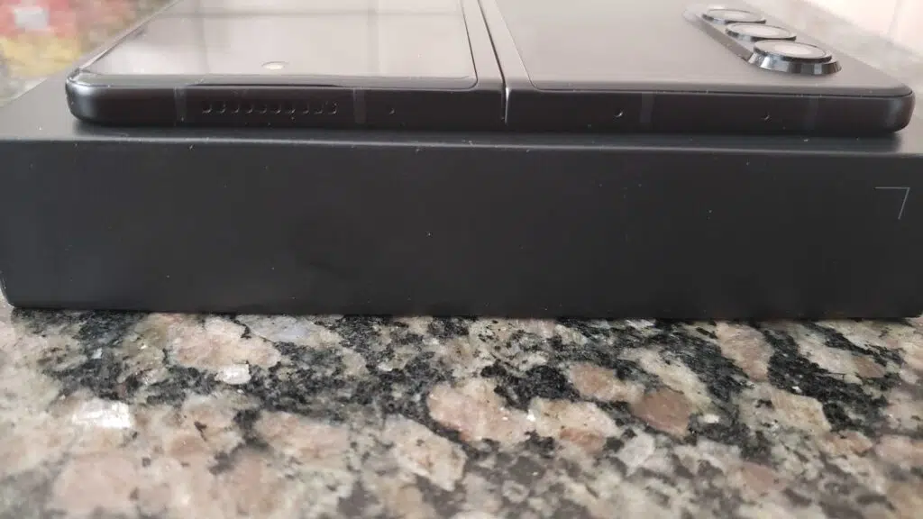 recension: galaxy z fold3 Recension: galaxy z fold3. Galaxy Z Fold3, Samsungs top-of-the-line vikbara, ger det bästa av smartphones till en gigantisk skärm med stöd för s-pen