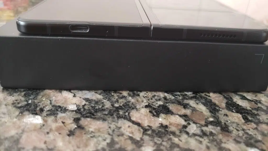 recension: galaxy z fold3 Recension: galaxy z fold3. Galaxy Z Fold3, Samsungs top-of-the-line vikbara, ger det bästa av smartphones till en gigantisk skärm med stöd för s-pen