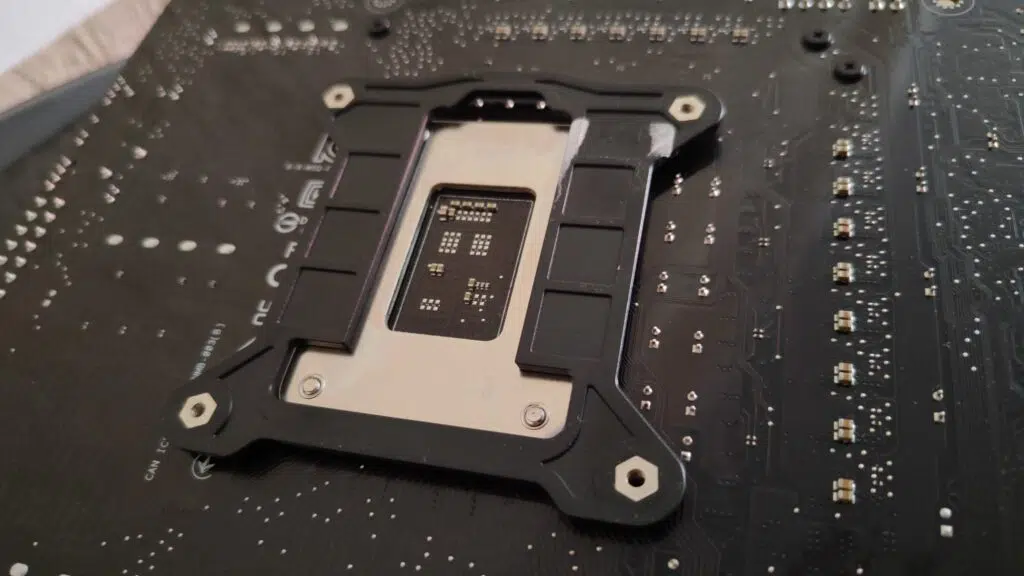 How to buy lga 1700 cooler for 12th generation intel cpus Backplate lga 1200 even fits, but it's not enough